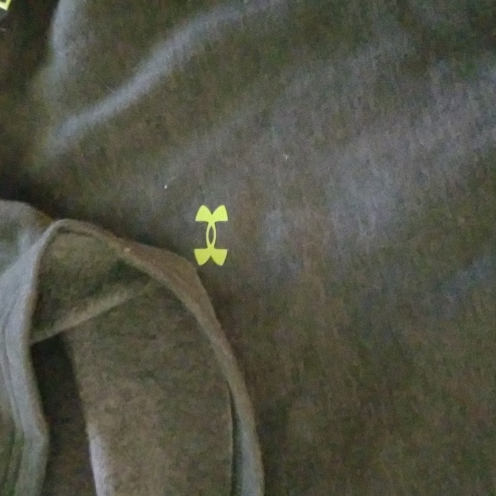 Under Armour pullover - Picture 2 of 5